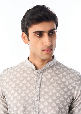 Manyavar Men Light Grey Leaf Patterned Kurta Set