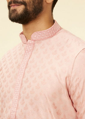 alt message - Manyavar Men Raspberry Pink Leaf Patterned Kurta Set image number 1