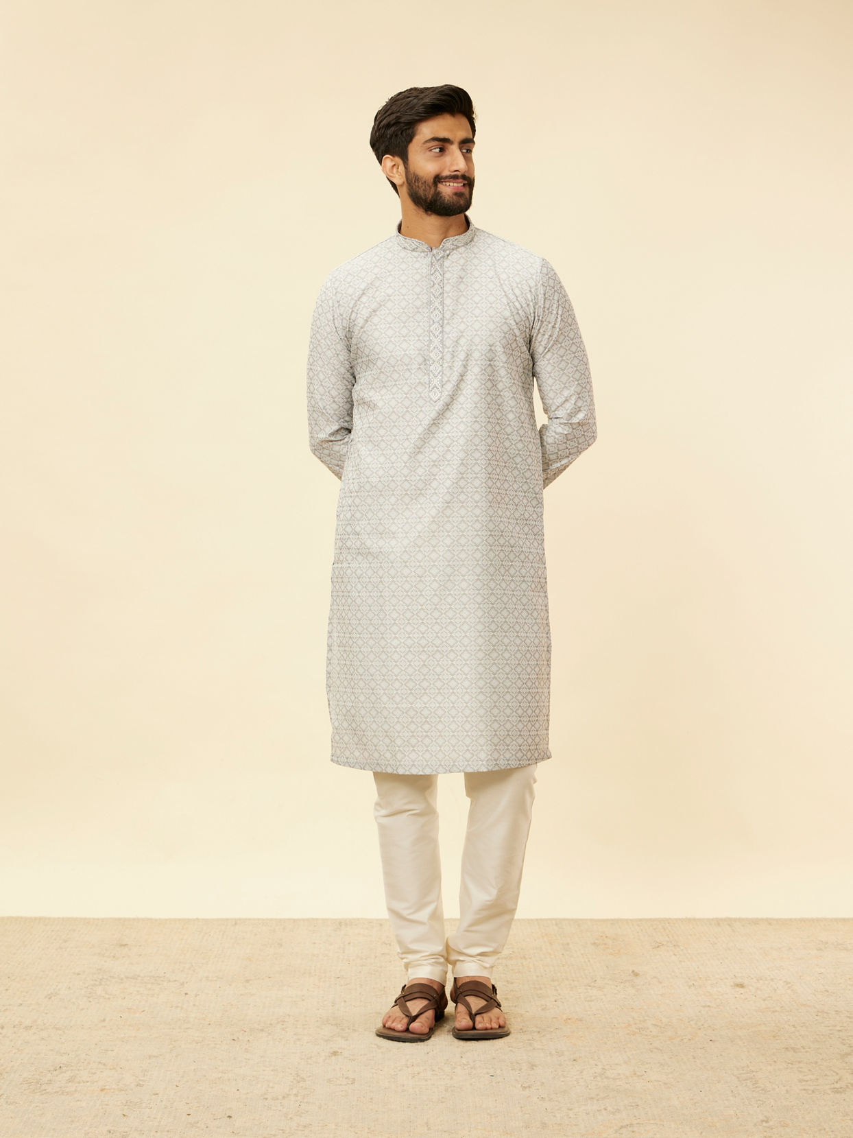 alt message - Manyavar Men Cloud Grey Moroccan Patterned Kurta Set image number 2