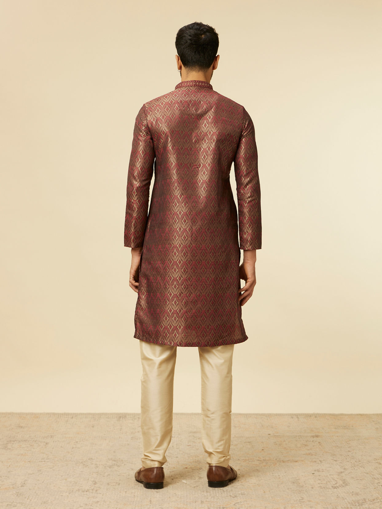 Manyavar Men Maroon Bel Buti Patterned Kurta Set