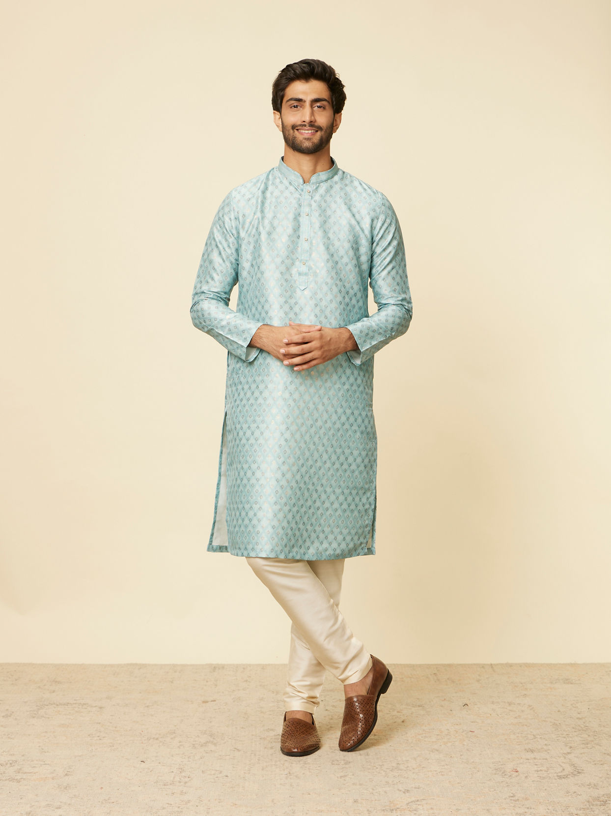 alt message - Manyavar Men Aqua Green Grid Patterned Kurta Set image number 2