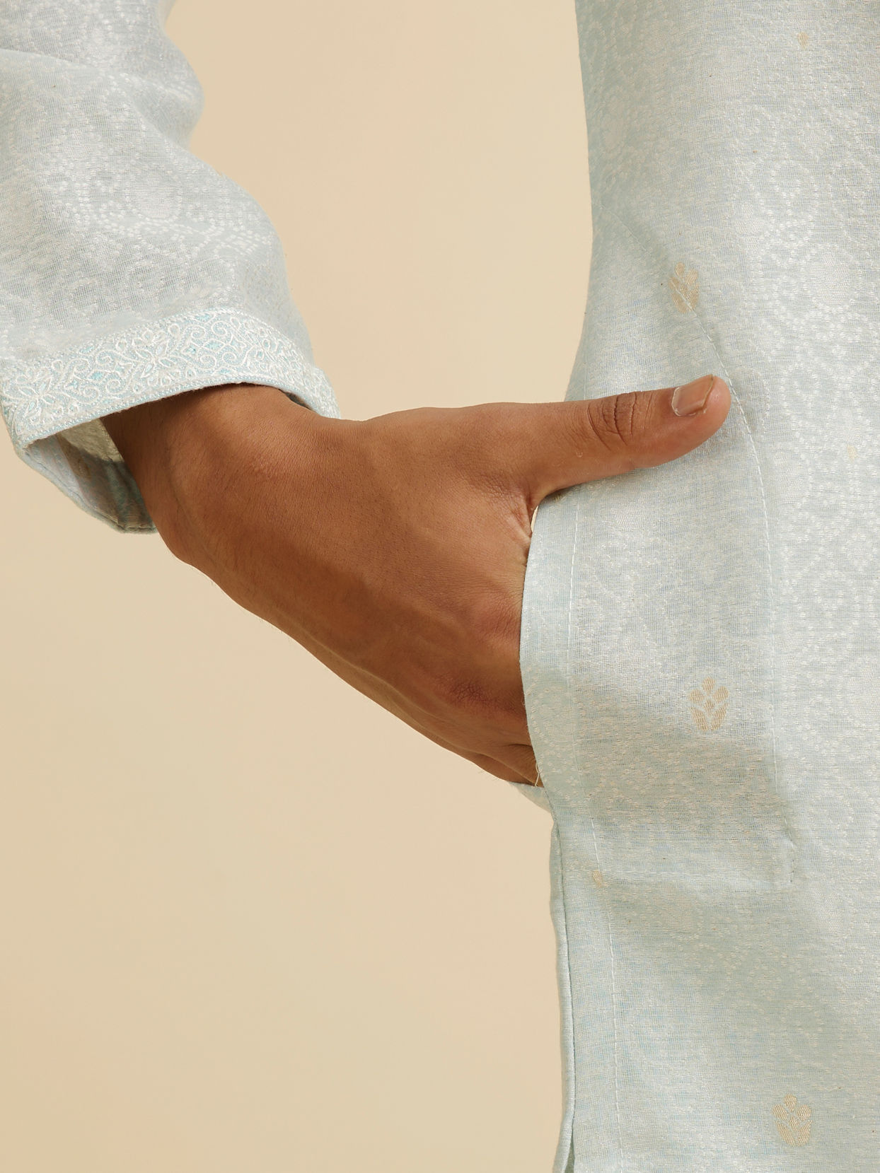 Manyavar Men Light Blue Dotted Print Self Patterned Kurta Set image number 3