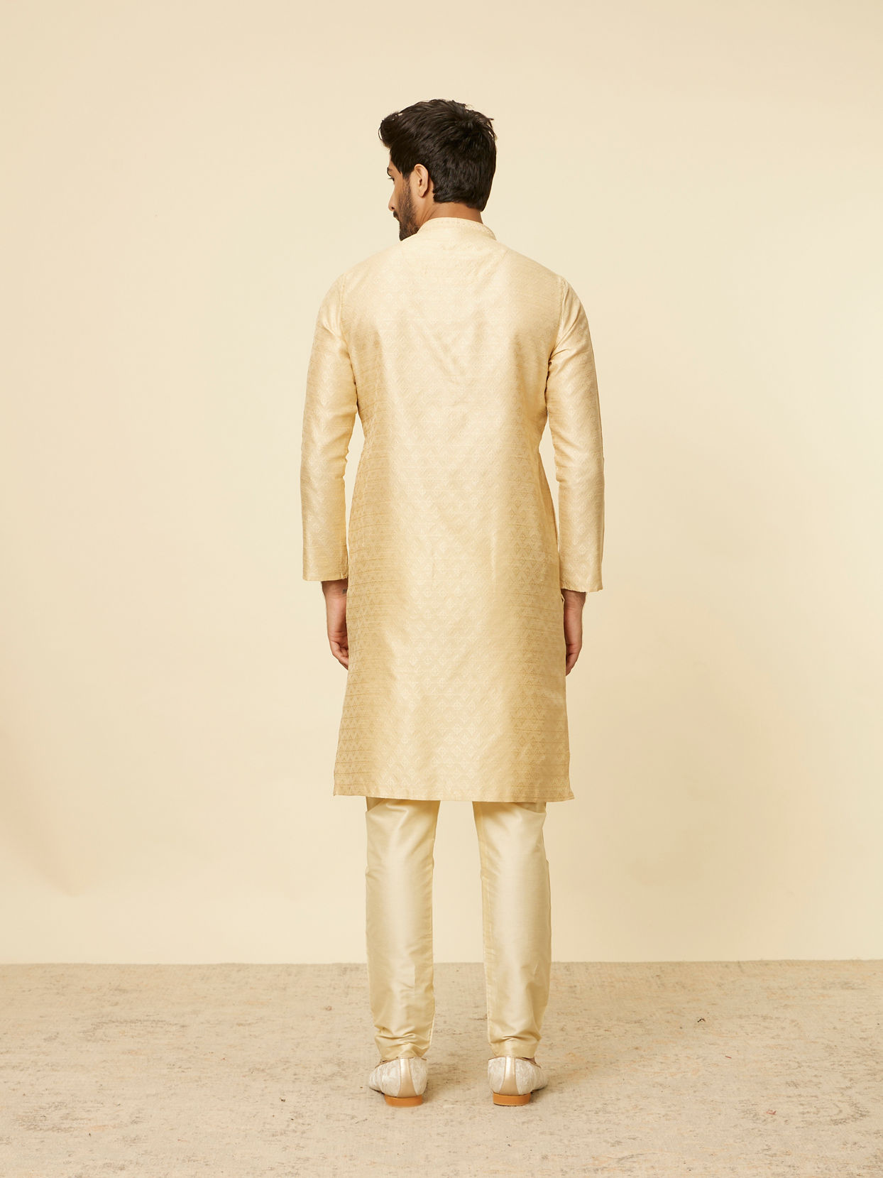 alt message - Manyavar Men Beige Grid Patterned Imperial Kurta Set image number 4