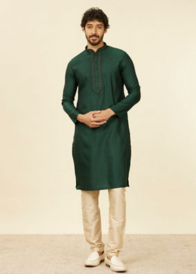 Manyavar Men Dark Green Bel Buti Patterned Kurta Set image number 2