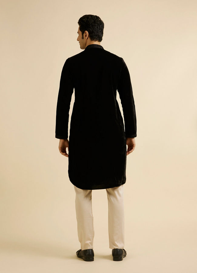 alt message - Manyavar Men Elegant Black Velvet Kurta Pajama image number 4