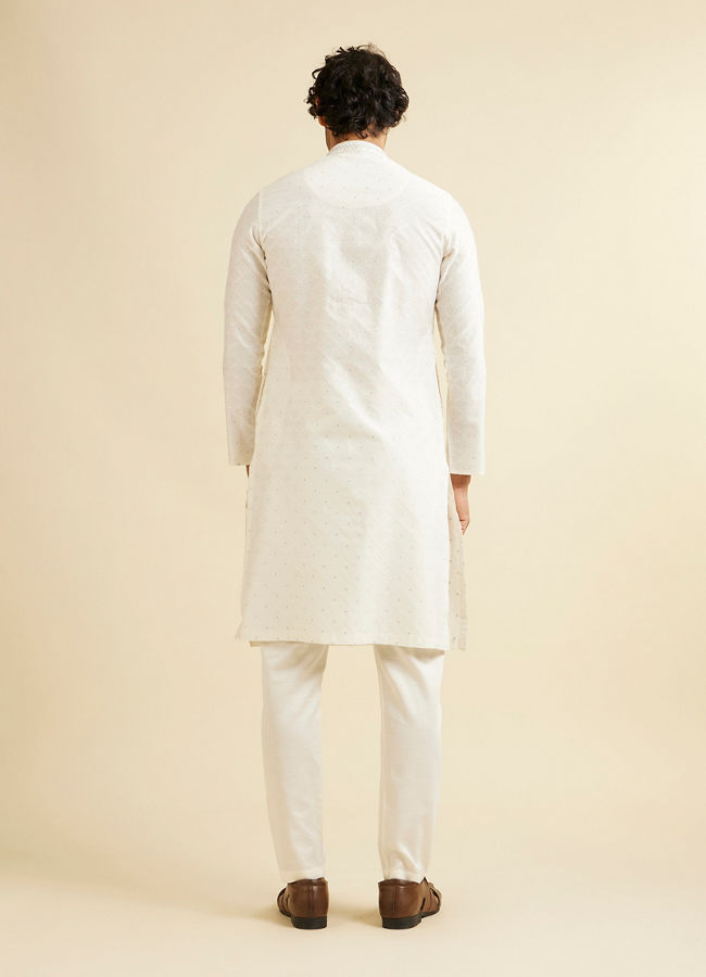 alt message - Manyavar Men Snow White Jaal Patterned Kurta Set image number 4