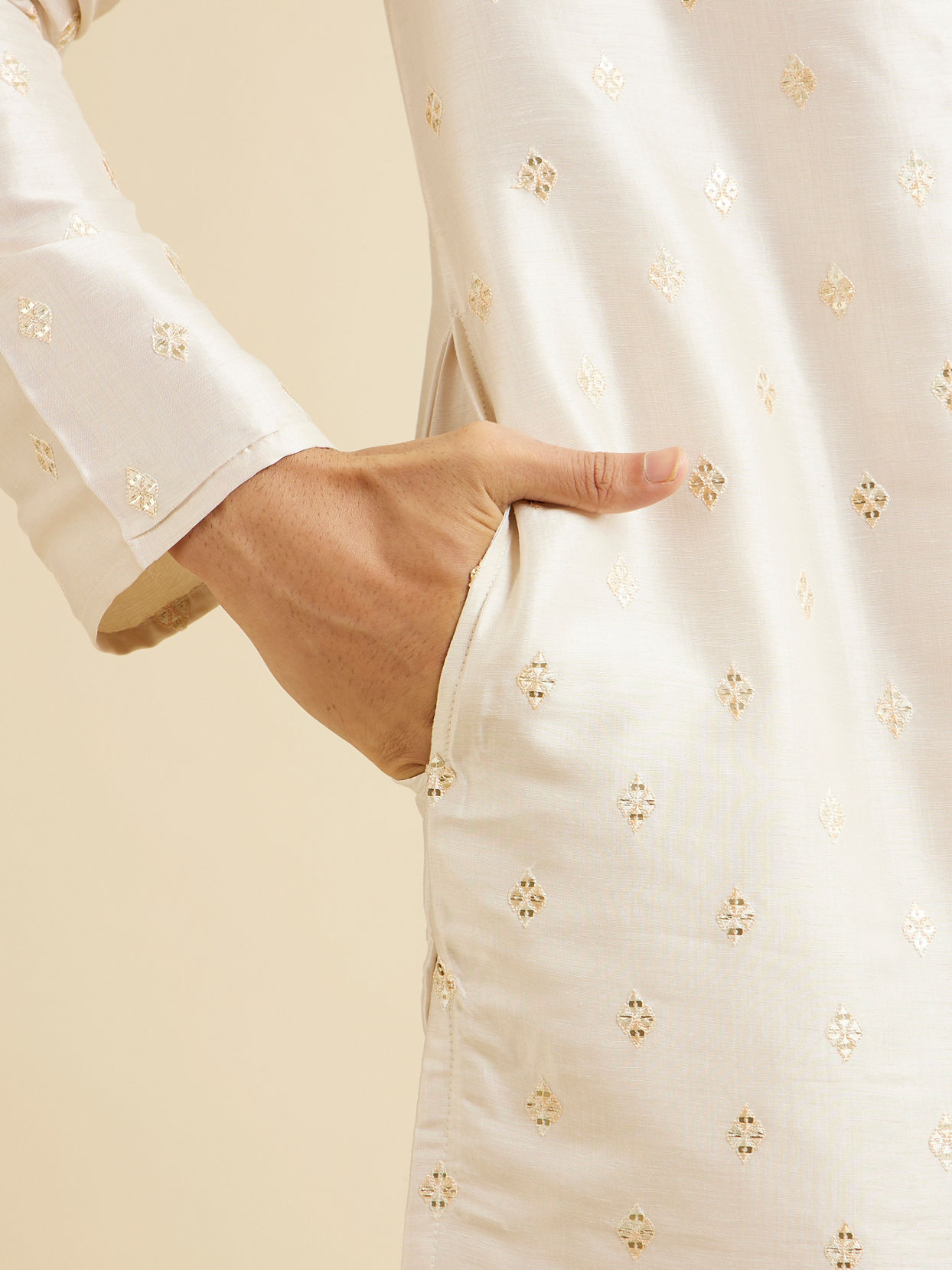 Manyavar Men Cream Pink Kurta Set with Diamond Buta Motifs