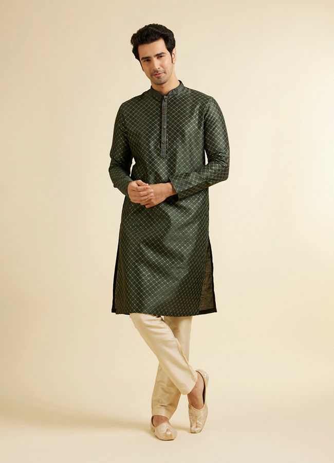 alt message - Manyavar Men Dark Green Lattice Patterned Kurta Set image number 2