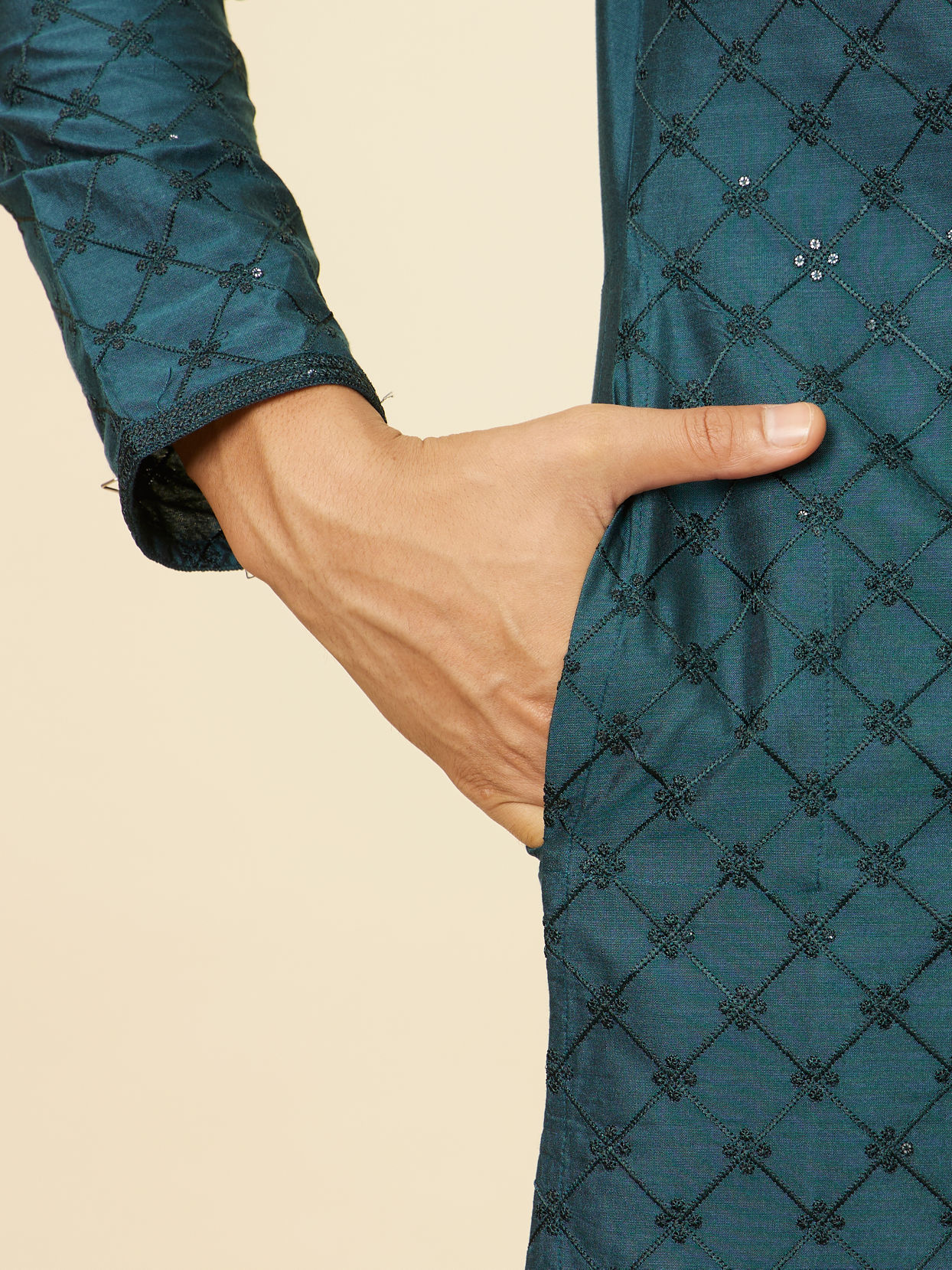 alt message - Manyavar Men Teal Blue Self Patterned Sequined Bandhgala Kurta Set image number 3