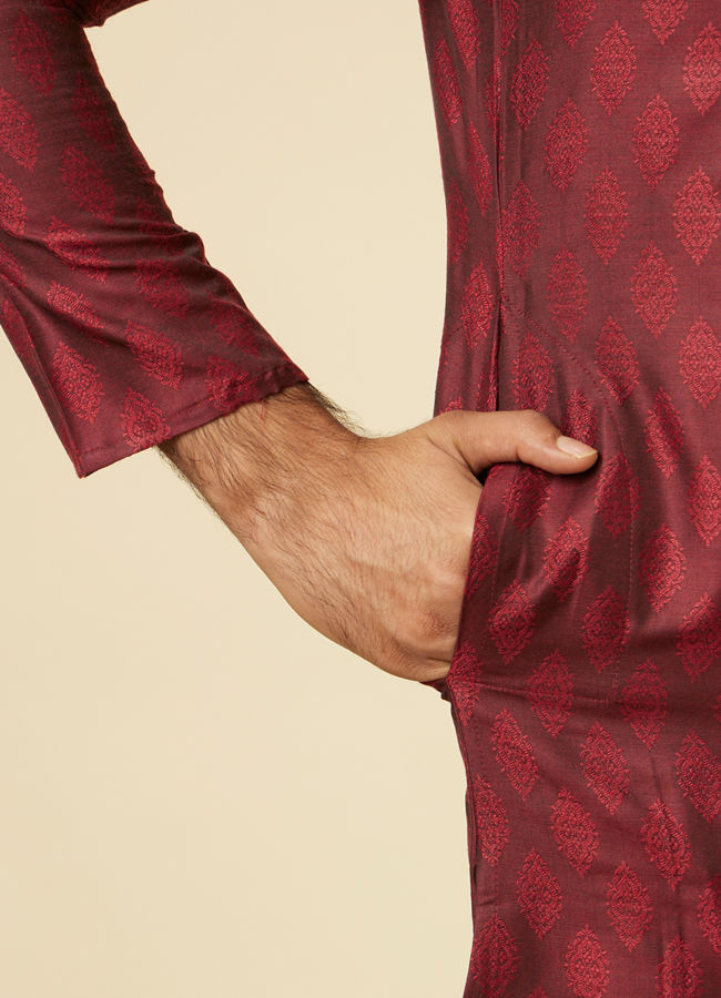 Manyavar Men Maroon Paisley Printed Kurta Set