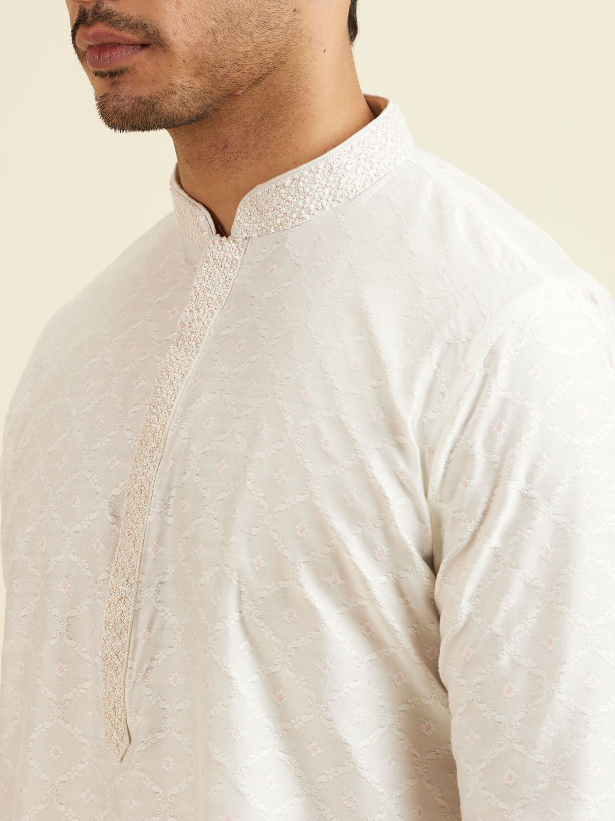 alt message - Manyavar Men White Jaal & Medallion Patterned Kurta Set image number 1