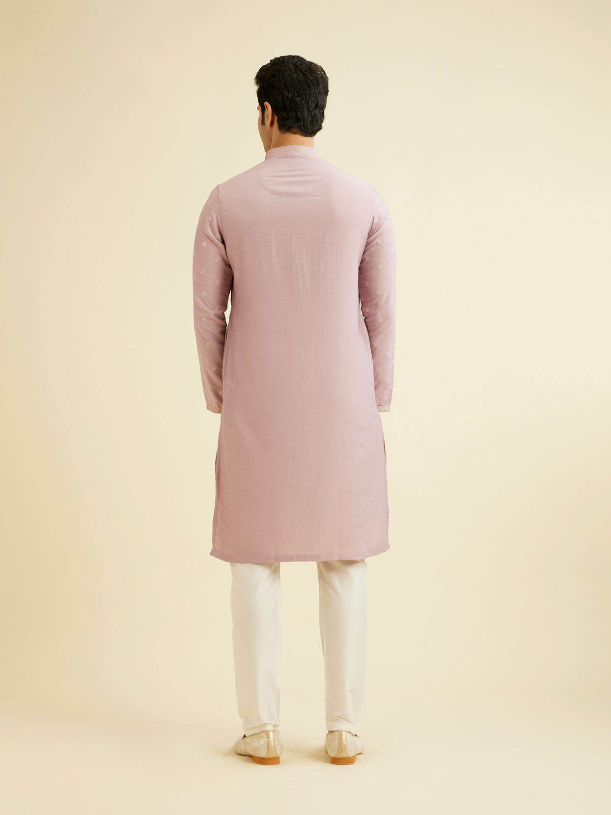 Manyavar Men Dusty Pink Buta Patterned Kurta Set with Patra Work image number 5