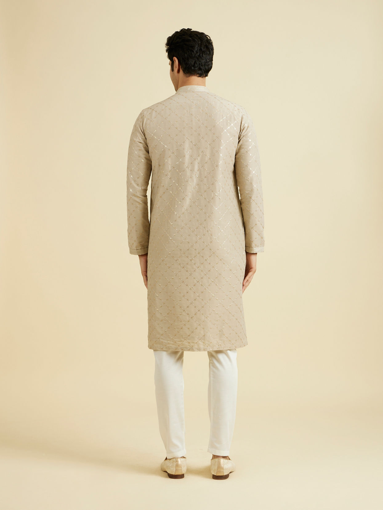 Manyavar Men Sleek Light Grey Elegance Kurta Pajama