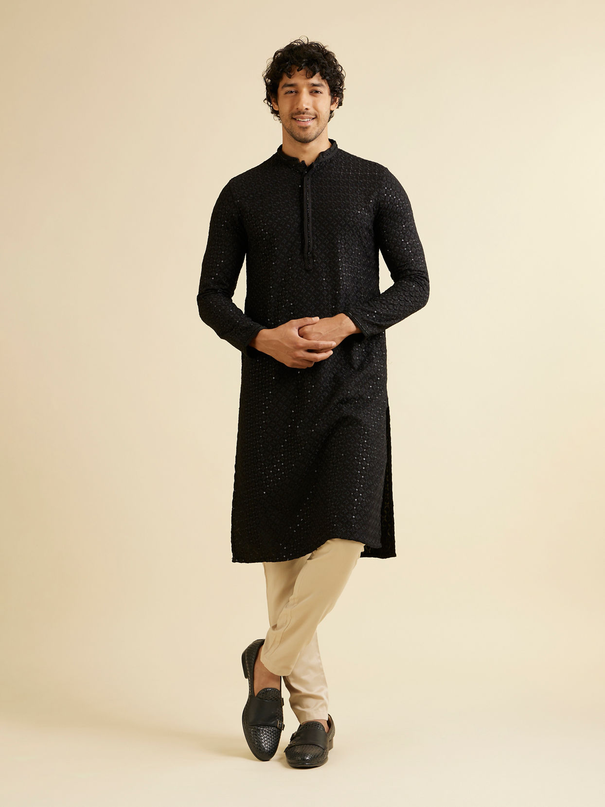 alt message - Manyavar Men Charcoal Black Chikankari Sequinned Kurta Set image number 2