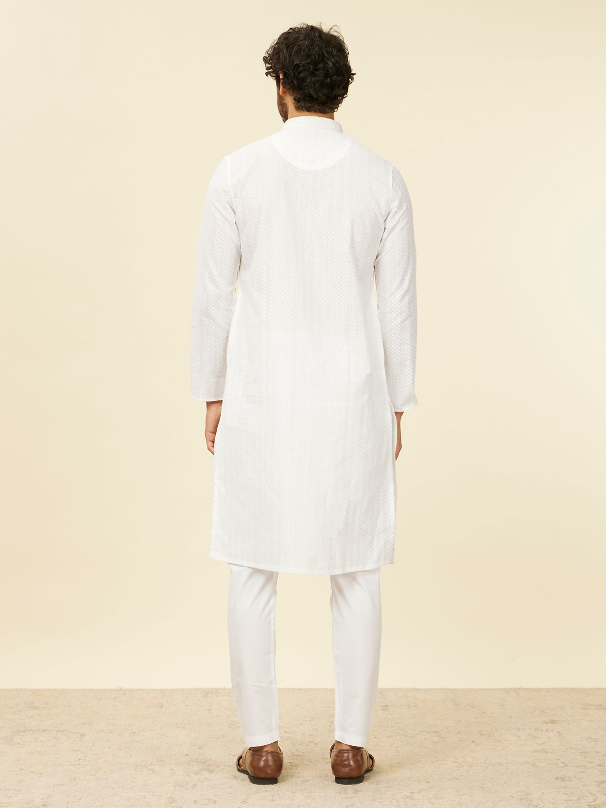 alt message - Manyavar Men Ivory White Kurta Set with Mirror work image number 4