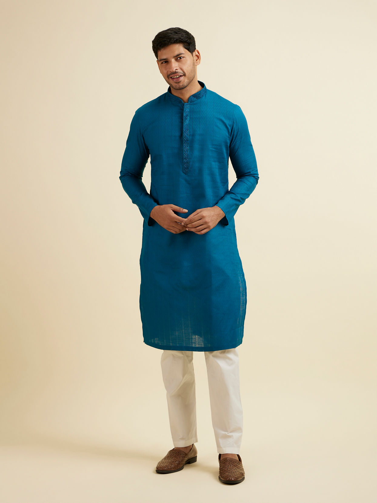 Manyavar Men Teal Blue Striped Plain Kurta Set image number 2