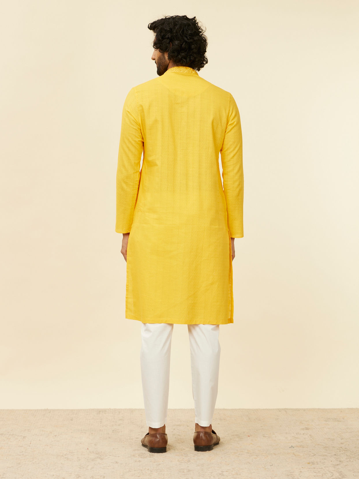 alt message - Manyavar Men Mustard Yellow Self Striped Kurta Set image number 4