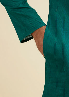 alt message - Manyavar Men Teal Green Striped Plain Kurta Set image number 3