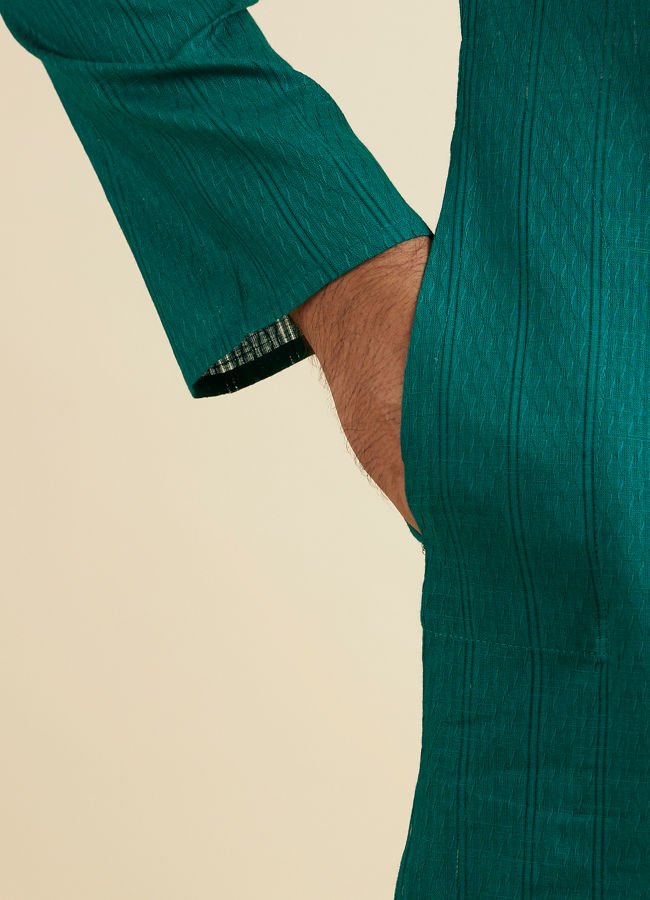 alt message - Manyavar Men Teal Green Striped Plain Kurta Set image number 3