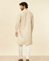 alt message - Manyavar Men Soft Beige Paisley Patterned Kurta Set image number 4