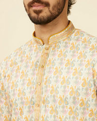 Manyavar Men Soft Beige Paisley Patterned Kurta Set