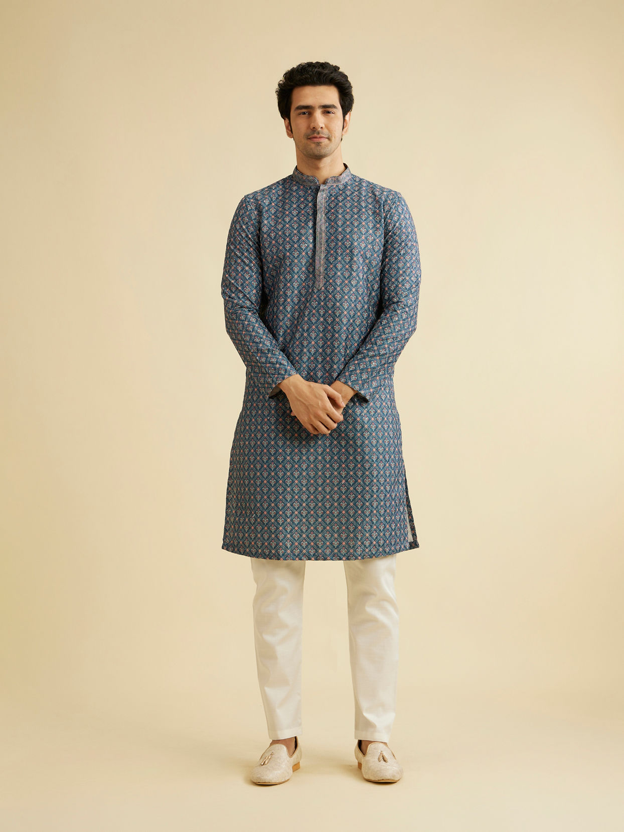 alt message - Manyavar Men Teal Blue Chikankari Print Kurta Set with Sequin Work image number 2