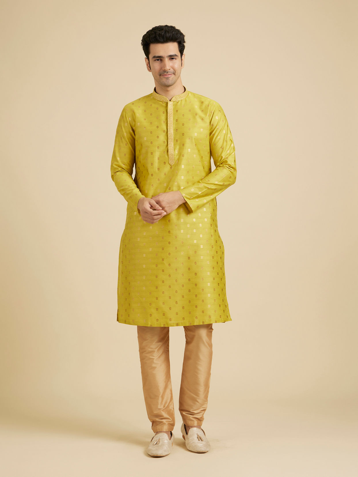 Manyavar Men Mehndi Green Kurta Set with Buta Motifs image number 1