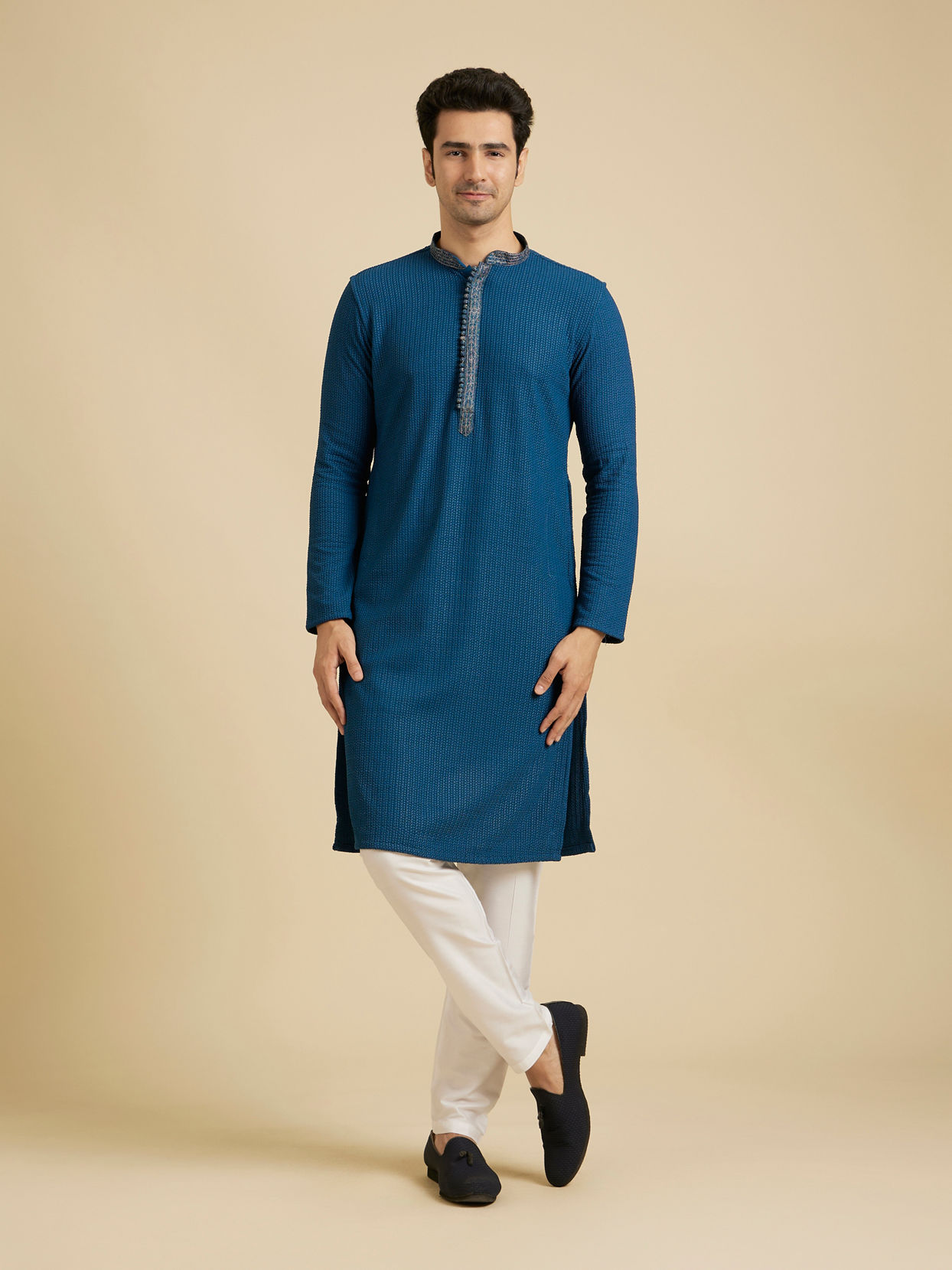 Manyavar Men Elegant Teal Blue Kurta Pajama Set image number 3