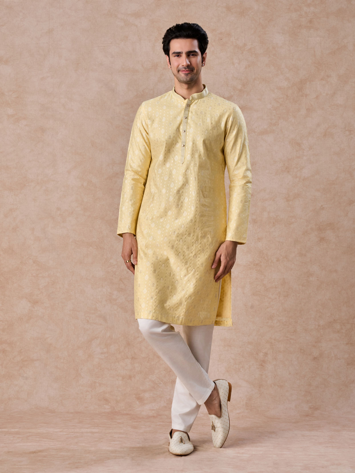 Manyavar Men Sunny Elegance Kurta Pajama