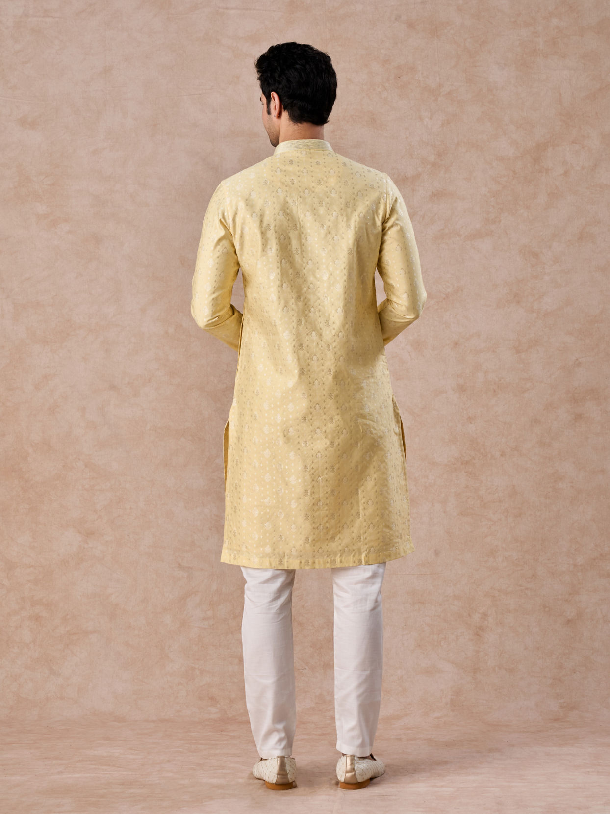 Manyavar Men Sunny Elegance Kurta Pajama