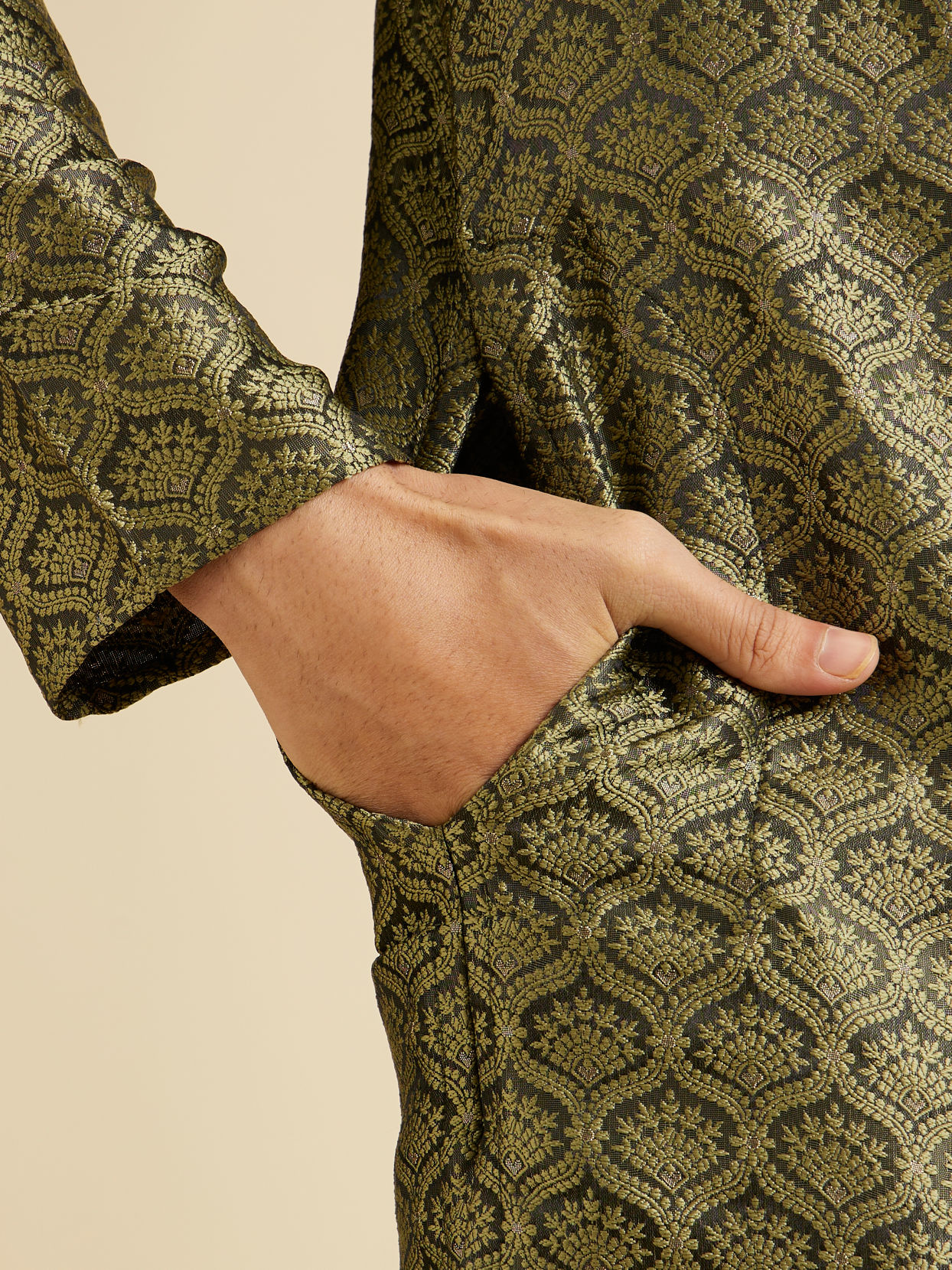 alt message - Manyavar Men Olive Green Jaal Patterned Kurta Set with Floral Buta Motifs image number 3