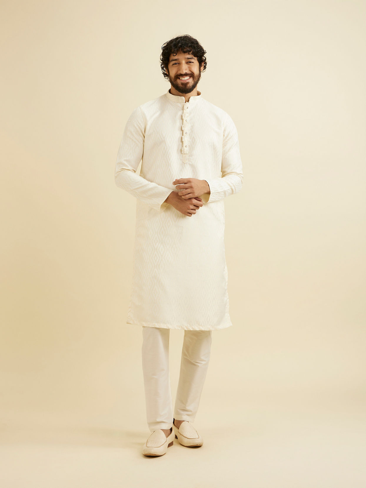 Manyavar Men Cream White Ikat Inspired Patterned Kurta Set image number 2