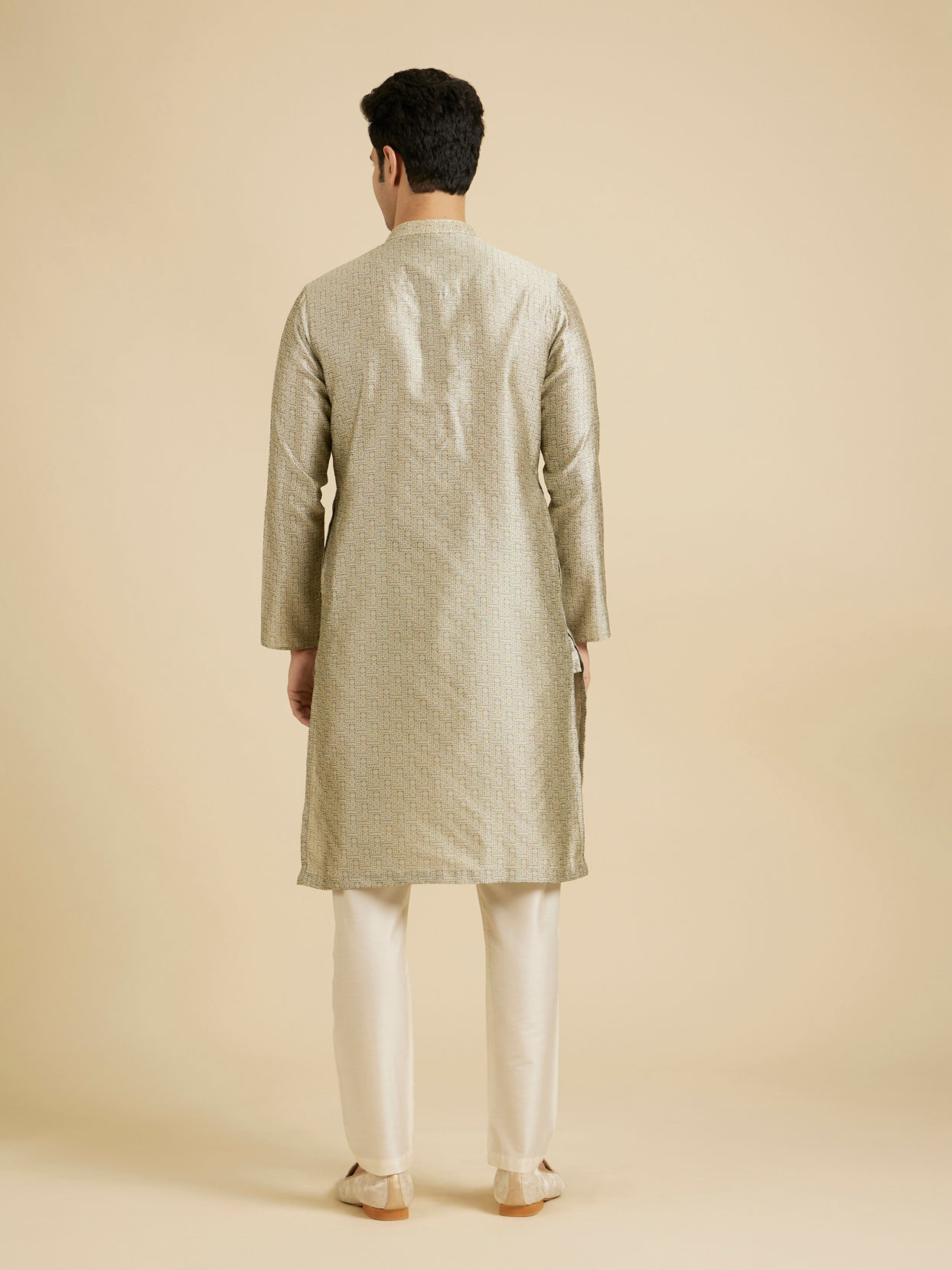 Manyavar Men Pista Green Regal Kurta Pajama Set image number 5