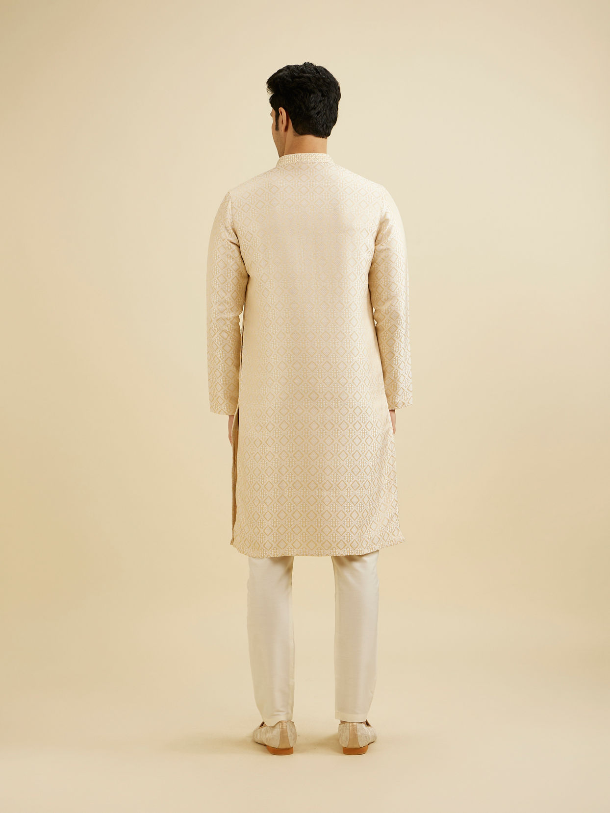 Manyavar Men Ivory Cream Lattice Patterned Kurta Set with Buta Motifs