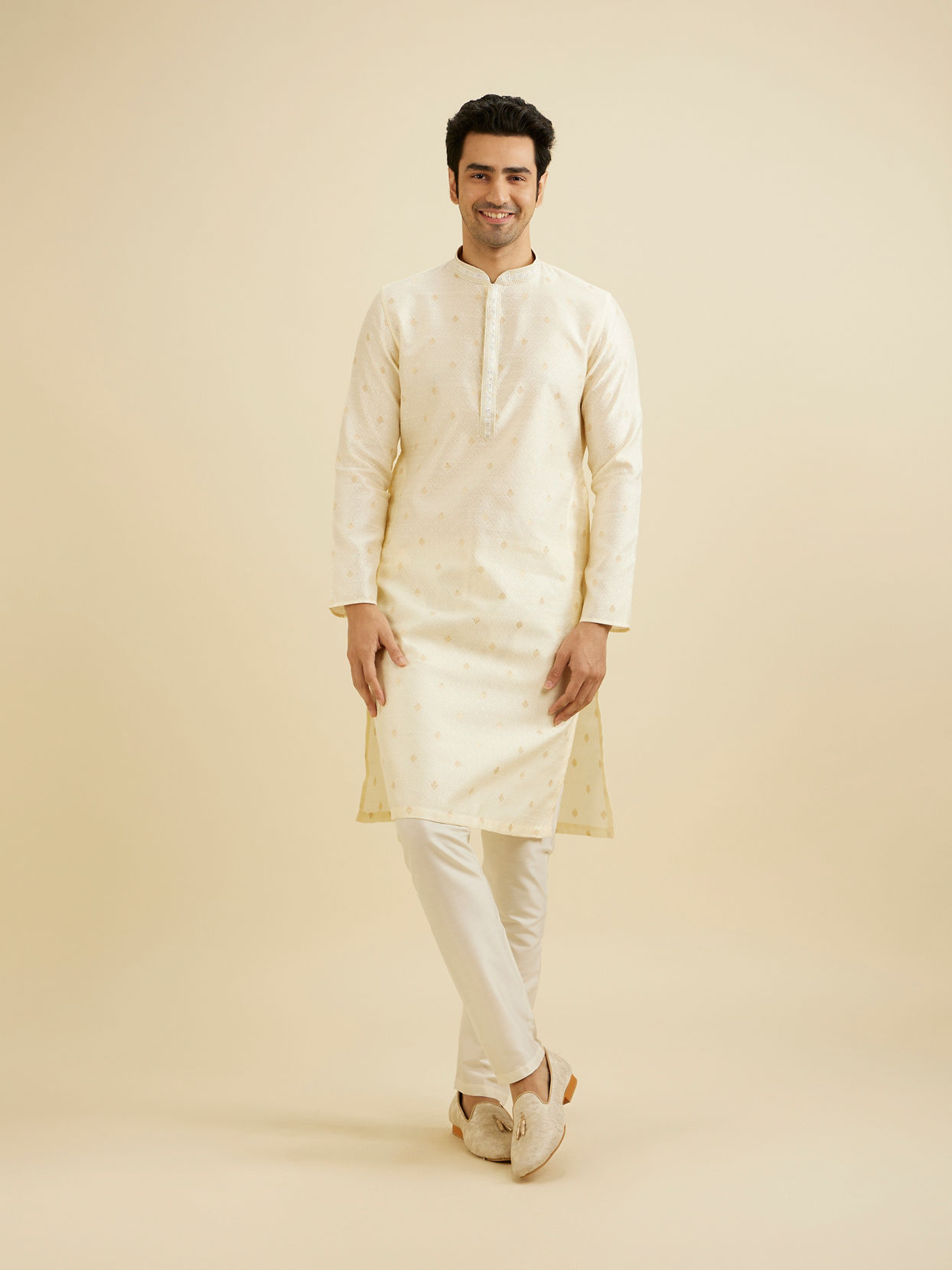 Manyavar Men Ivory Cream Lattice Patterned Kurta Set with Buta Motifs