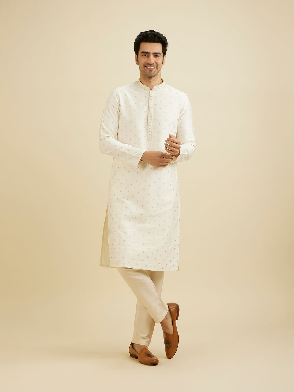 Manyavar Men Cream White Sequinned Kurta Set