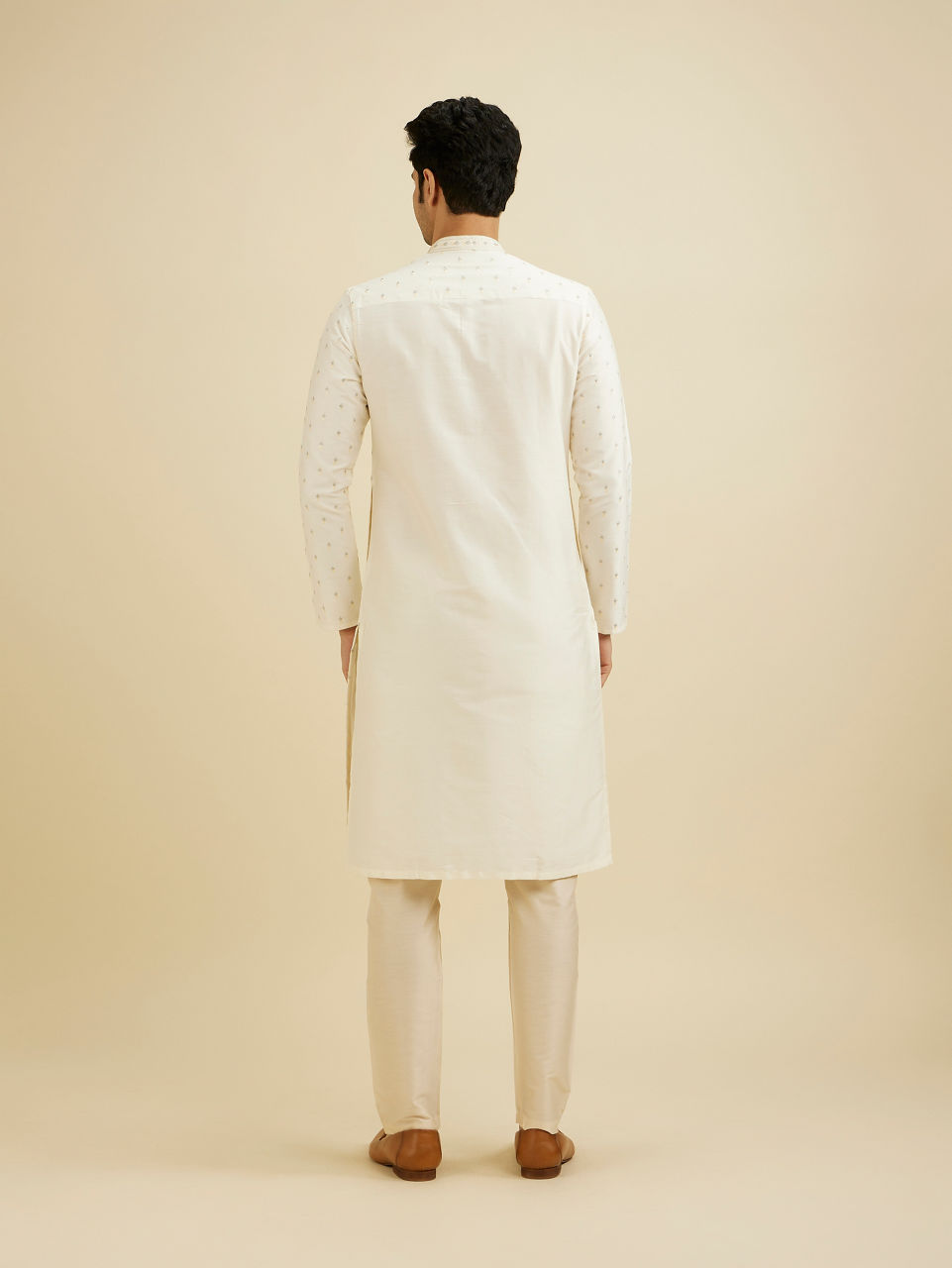 Manyavar Men Cream White Sequinned Kurta Set