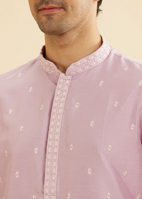 Manyavar Men Soft Lilac Buta Patterned Kurta Set with Buta Embroidery image number 2