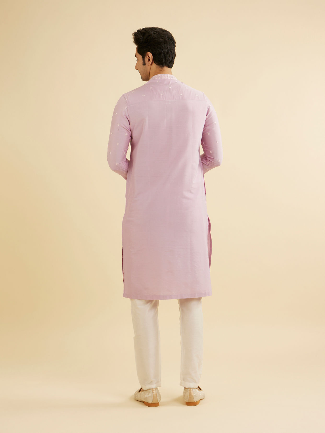 Manyavar Men Soft Lilac Buta Patterned Kurta Set with Buta Embroidery
