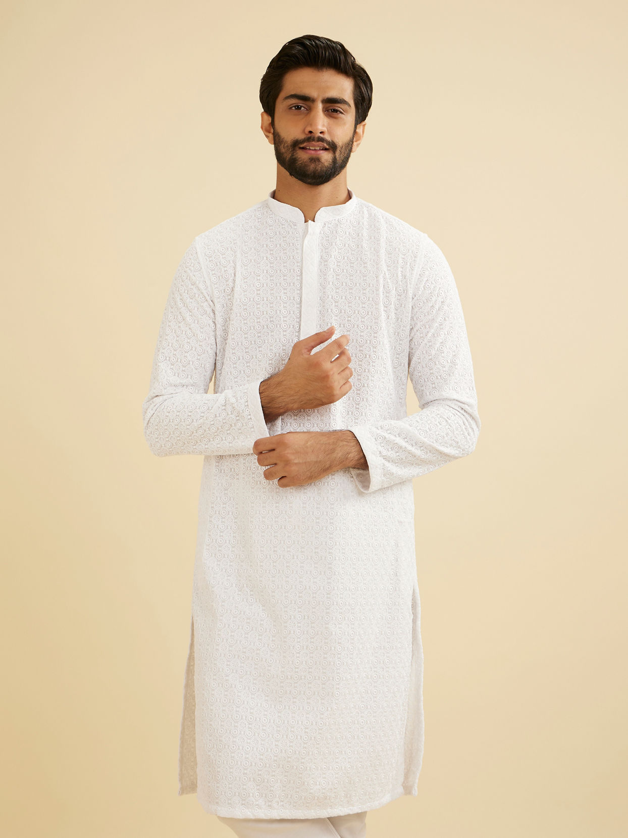 Manyavar Men Elegantly Crafted White Kurta Pajama image number 0