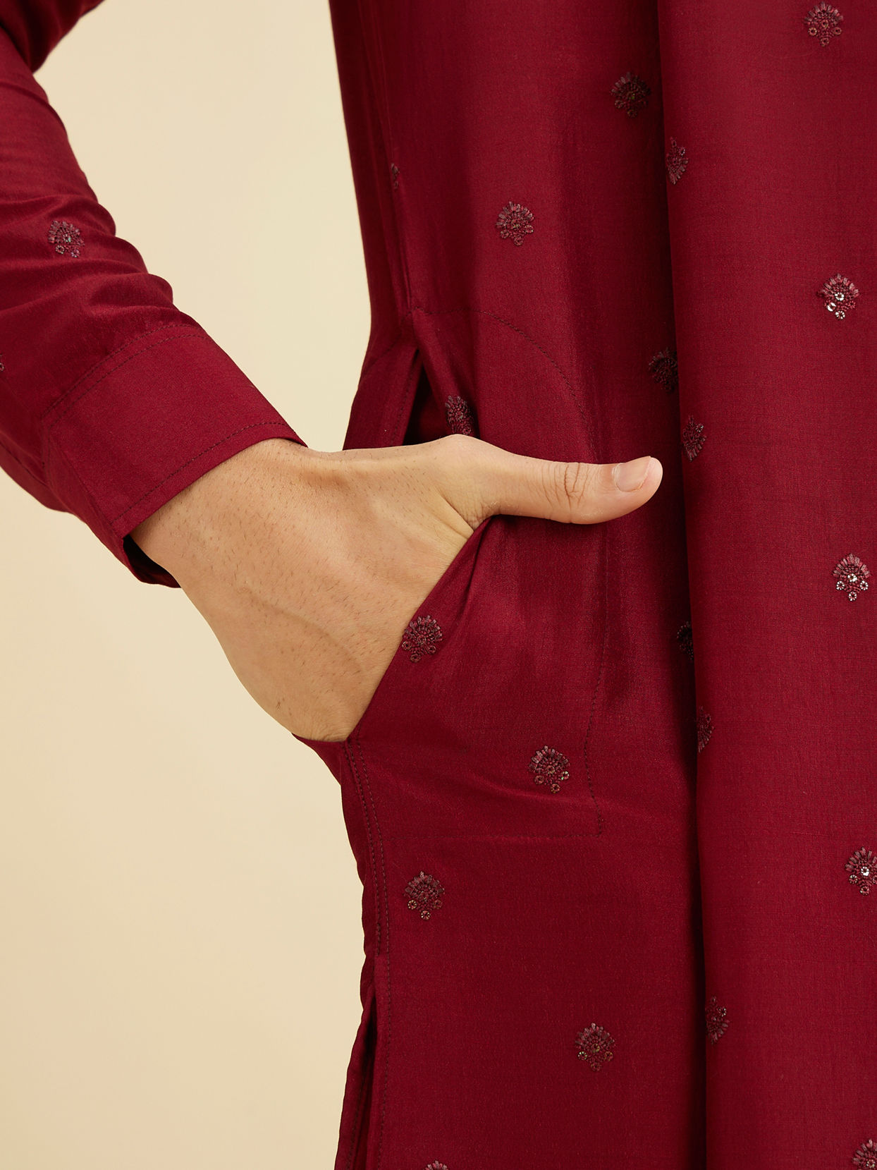 Manyavar Men Maroon Radiance Kurta Pajama image number 4