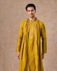 Manyavar Men Mehndi Green Graceful Kurta Pajama Dupatta Set