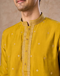 Manyavar Men Mehndi Green Graceful Kurta Pajama Dupatta Set