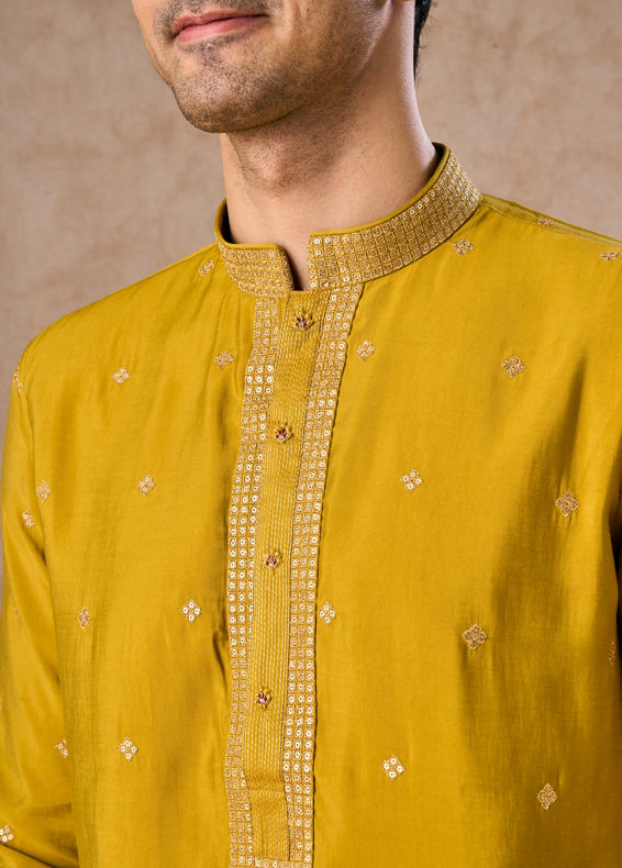 Manyavar Men Mehndi Green Graceful Kurta Pajama Dupatta Set