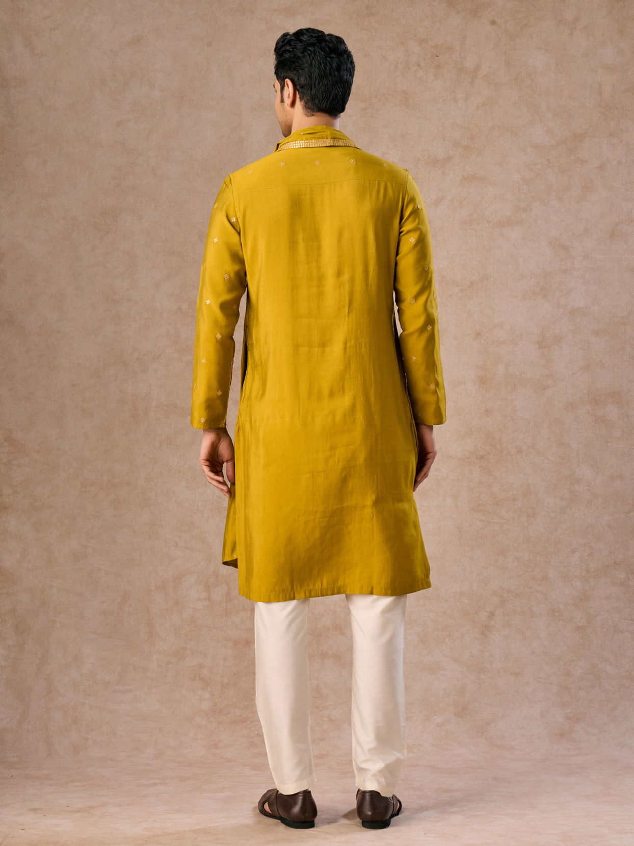 Manyavar Men Mehndi Green Graceful Kurta Pajama Dupatta Set