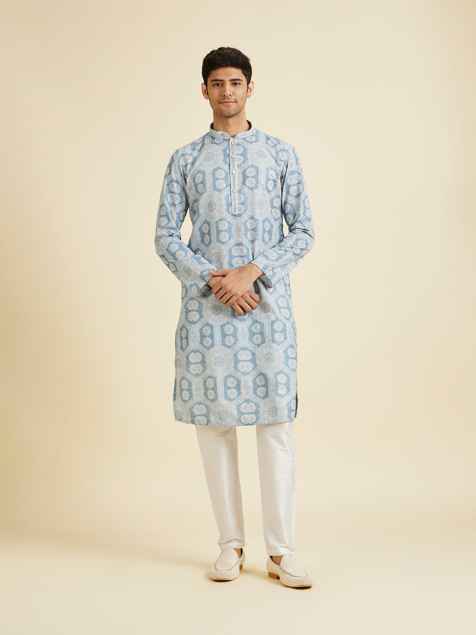 Manyavar Men Elegant Blue Blended Cotton Kurta Pajama