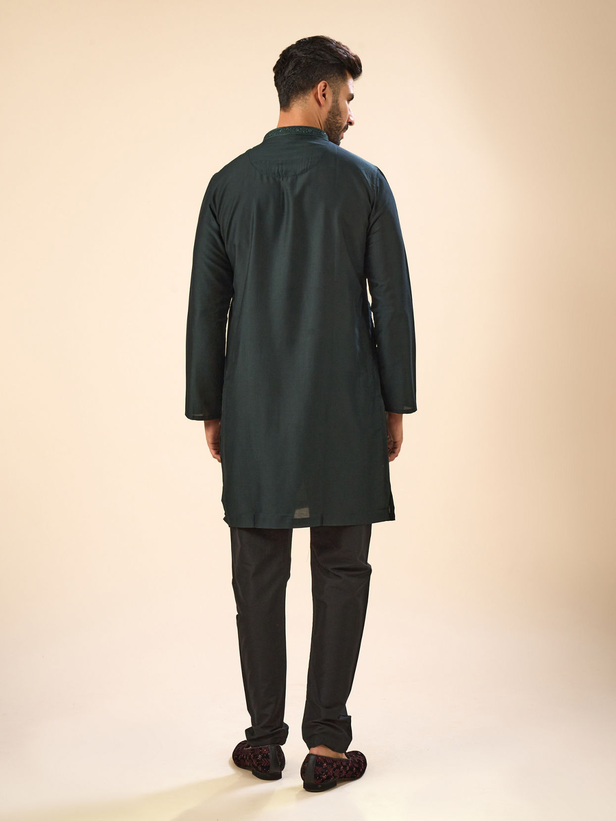Manyavar Men Dark Green Elegance Kurta Pajama