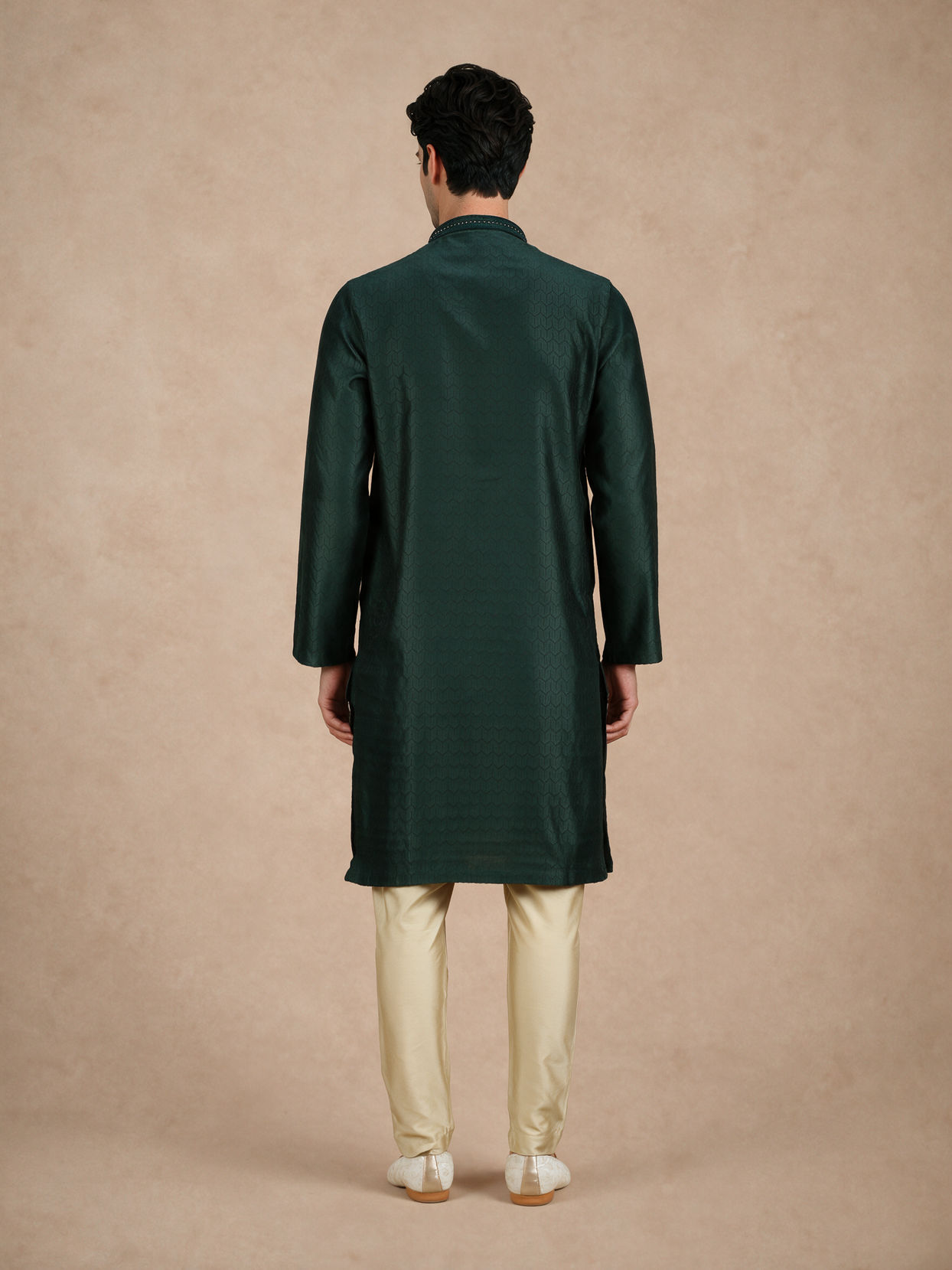 Manyavar Men Dark Green Blended Viscose Kurta Pajama with Basic Design