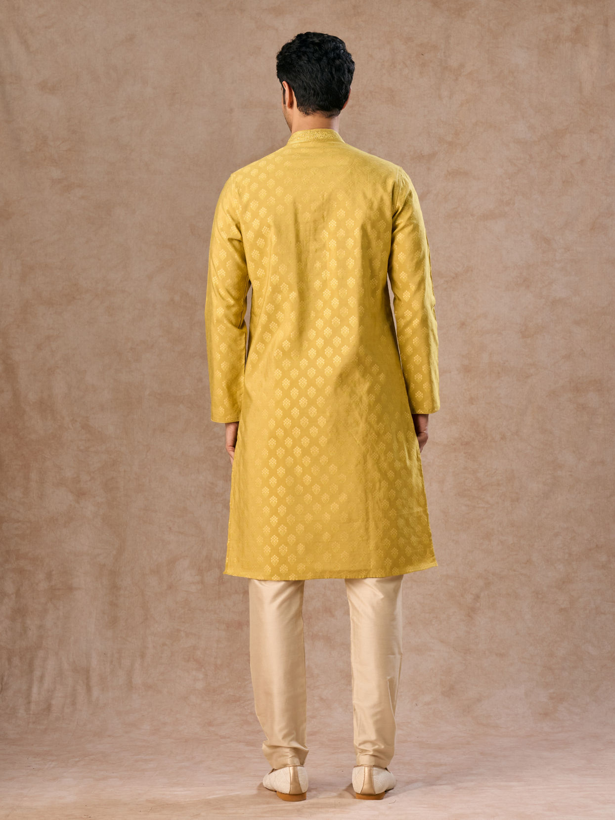 Manyavar Men Mehndi Green Elegance Kurta Pajama