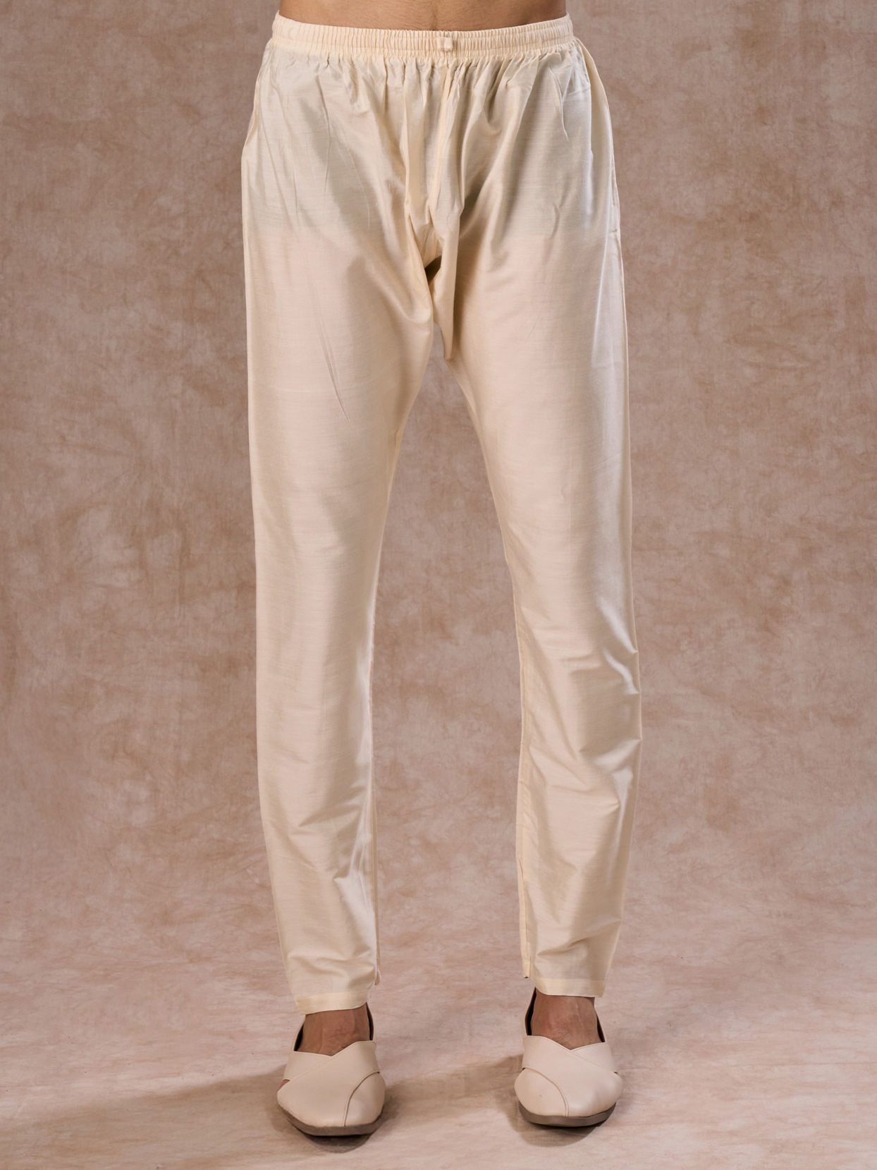 Manyavar Men Elegant Lilac Kurta Pajama Set